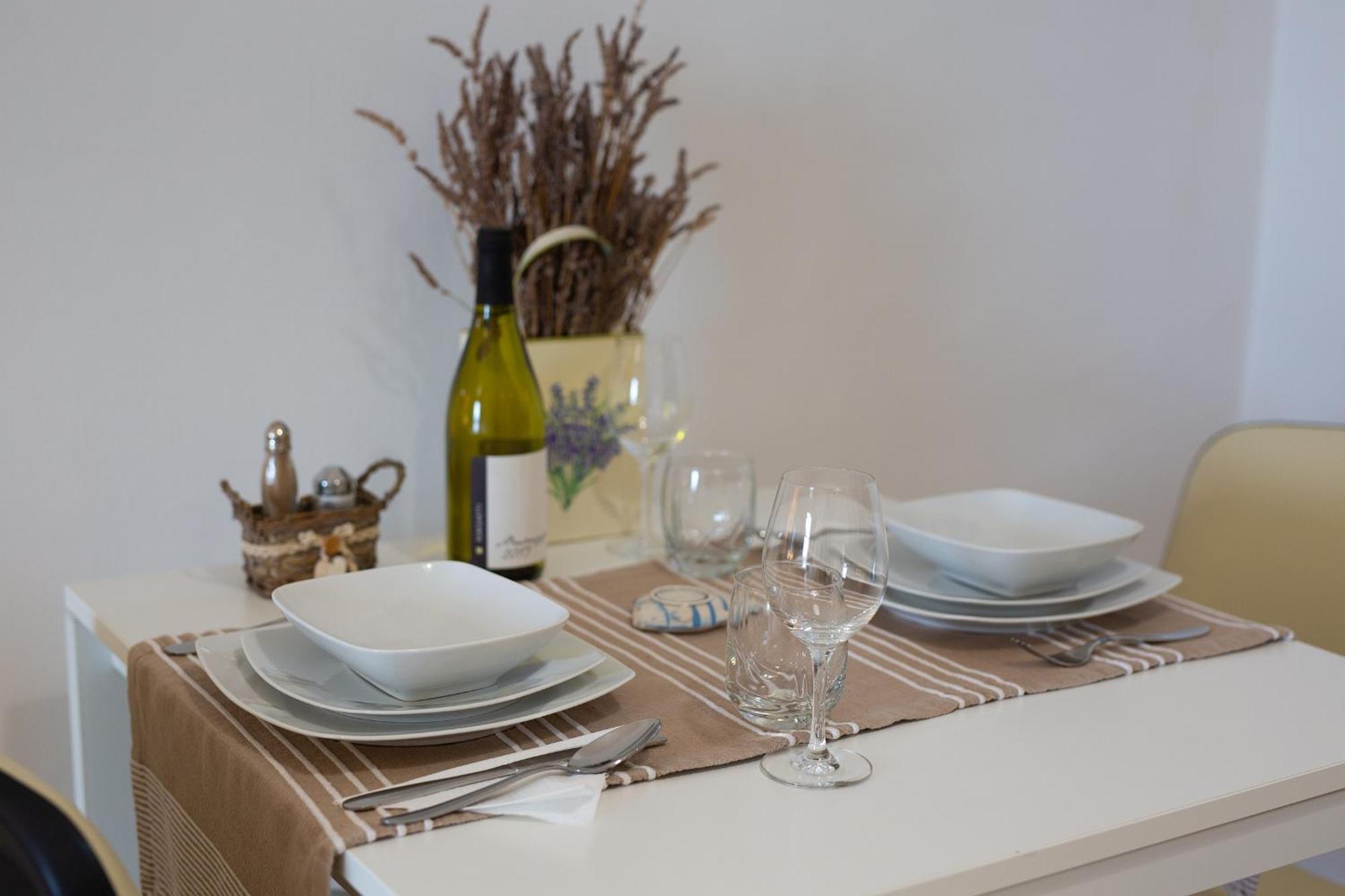 Apartments Six คราลเยวีจา ภายนอก รูปภาพ