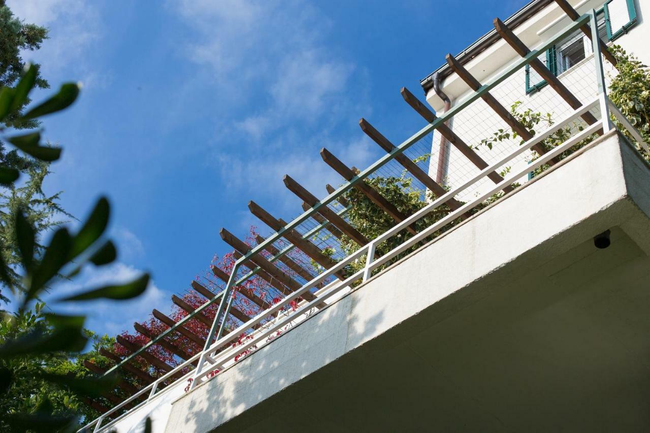 Apartments Six คราลเยวีจา ภายนอก รูปภาพ